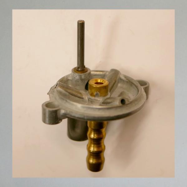 (32-190) Schwimmerkammer-Deckel für Bing Motorrad-Vergaser (BMW 2 Zylinder, alte Ausführung)---Originales Neuteil---