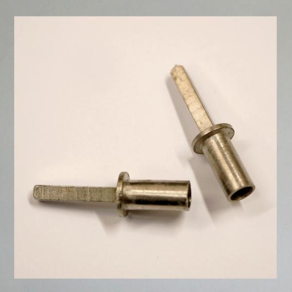 Tachowellen-Teil: Mitnehmer für Tacho oder Tachoantrieb: Vierkant 2,6x2,6mm