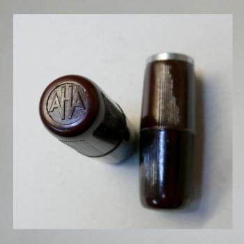 1 Paar Griffe Bakelite, Fabrikat "AHA Standart", rot, passend für 22er Lenker