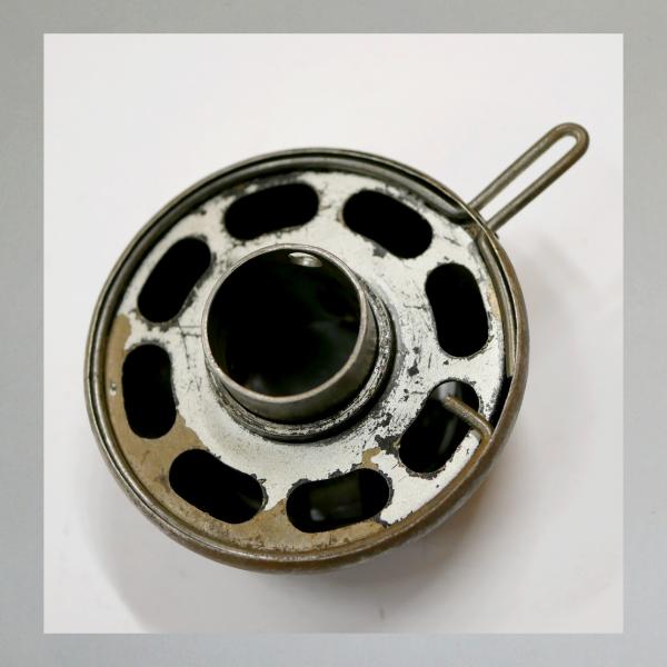BING Blech-Luftfilter, mit Klappe, Steckanschluss 20mm/ Aussend. 61mm, nur für Bing Vergaser 30er/40er Jahre---originalerhalten---