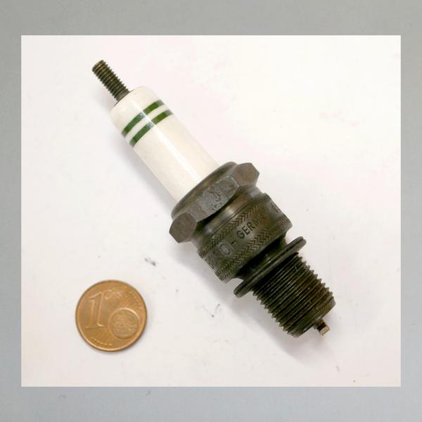 Preview: Zündkerze W240T2---M14x1,25 mit Langgewinde---Wärmewert 175---Fabrikat Bosch (Original alt, OVP, NOS) 40er Jahre