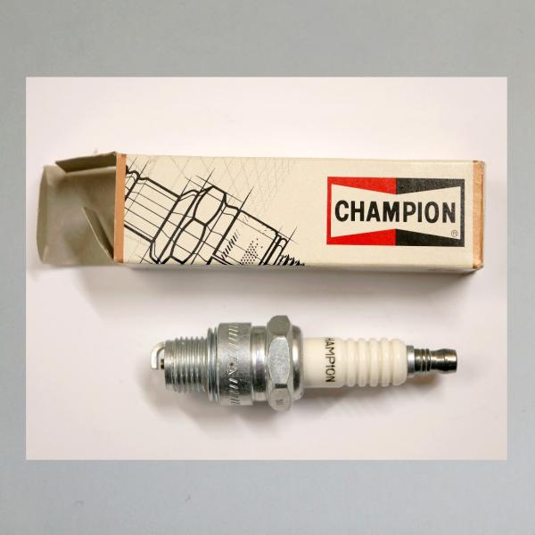 Zündkerze W175T1 ---M14x1,25---Wärmewert 175---Fabrikat Champion (aus neuerer Produktion)