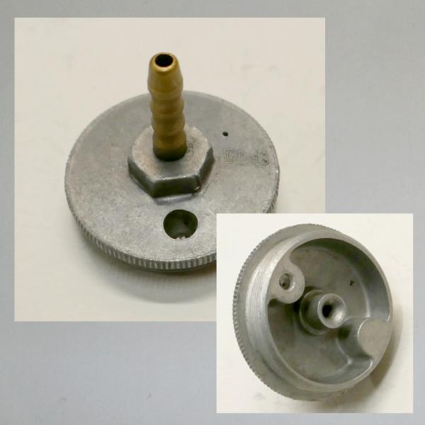 Schwimmerkammerdeckel mit Schlauchtülle---metrisches Gewinde---für Amal Kleinvergaser (G4)---Gebr. Originalteil---Schriftzug "F" für Fischer---Gebr. Originalteil---