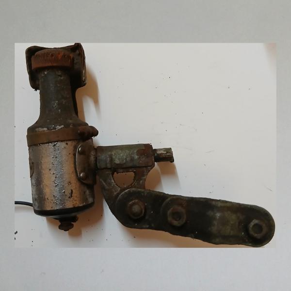 Dynamo Bosch 6V 3W mit Halter und Schmutzfänger