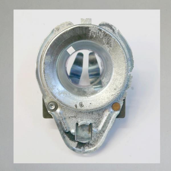 Lampeneinsatz, Birnenhalter, Leuchtmittelaufnahme, Kragendurchmesser 45mm, Hella---Originalteil gebraucht---