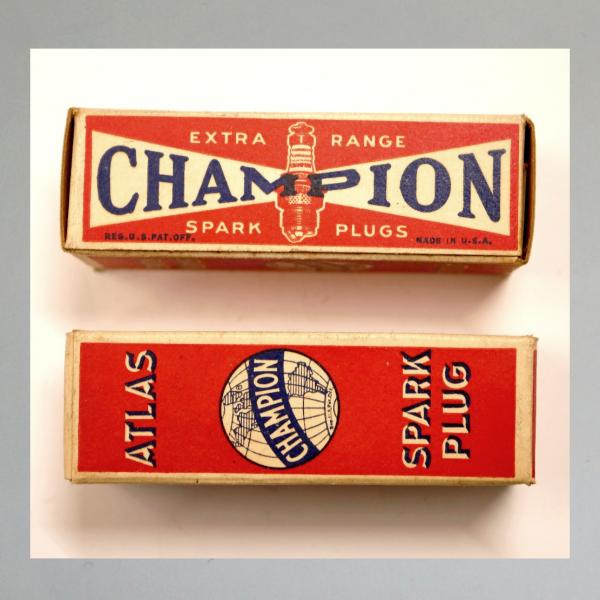 Zündkerze von Champion (US), 40er/ 50er Jahre, TOP Zustand, schöne Kerze und Karton, Typ "Y-4-A" (rot)