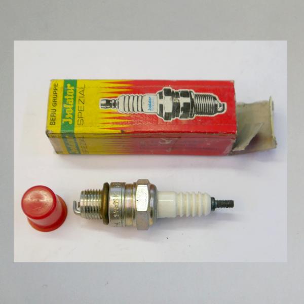 Zündkerze W145T1---M14x1,25---Wärmewert 145---Fabrikat Isolator, ca 80er/ 90er Jahre (Beru Produktion) (Original alt, OVP, NOS)