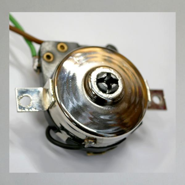 Preview: Hella Zündschloss Typ 31/275 (3 Schrauben Befestigung), passend für Vespa---Gebrauchtes Originalteil---