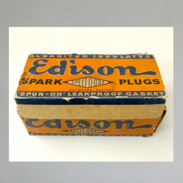 Karton/ Display für Zündkerze von Edison/ Splitdorf (USA), 30/ 40er Jahre, TOP Zustand, schöne Kerze (mit Karton), Typ "56-S" ---UMKARTON---