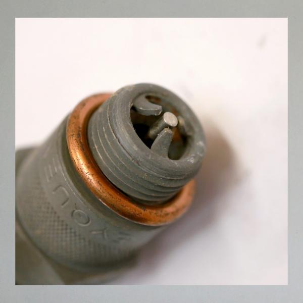 Glimmerkerze, Glimmerzündkerze, Zündkerze von Eyquem (FR), 30er jahre, TOP Zustand, NEU