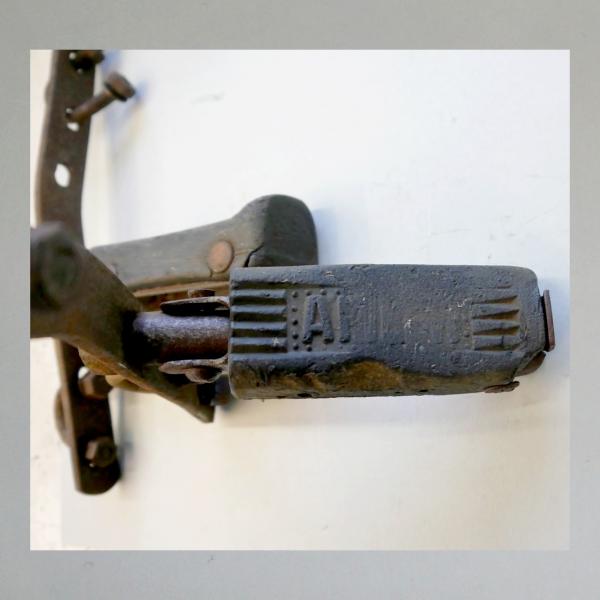 1 Satz Sozius Fussrasten mit Haltern für 20er Jahre Fahrzeuge "AMLER"