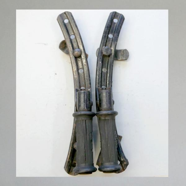 1 Satz Sozius Fussrasten mit Haltern für 30er-50er Jahre Fahrzeuge "GEVOV"