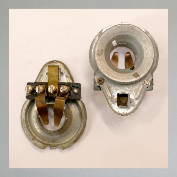 Lampeneinsatz, Birnenhalter, Leuchtmittelaufnahme, Kragendurchmesser 45mm, Hella---Originalteil gebraucht---