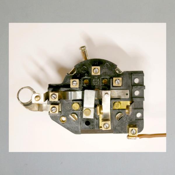 Hella Zündschloss (3 Schrauben) mit 1 Lampenaufnahme f. Generator---Top instandgesetzt---
