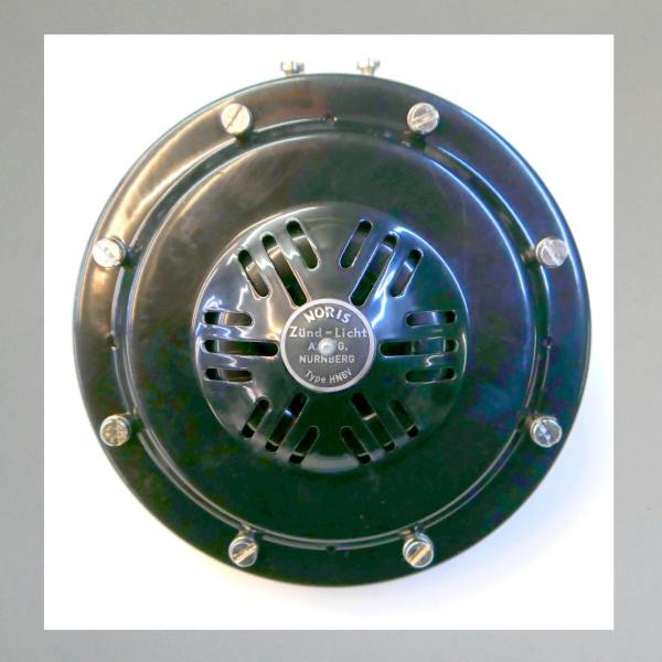 Noris Hupe/ Horn für Vorkriegs-Motorräder, 6 Volt Gleichstrom---Nachbau---Anschlüsse zur Seite