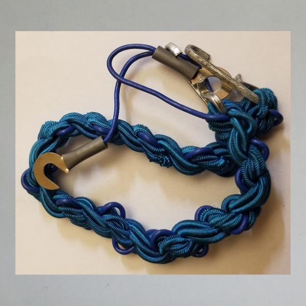 Stoffkabel blau mit Ösen für Fahrradbeleuchtung und für Rockschutznetztösen, dehnbar !