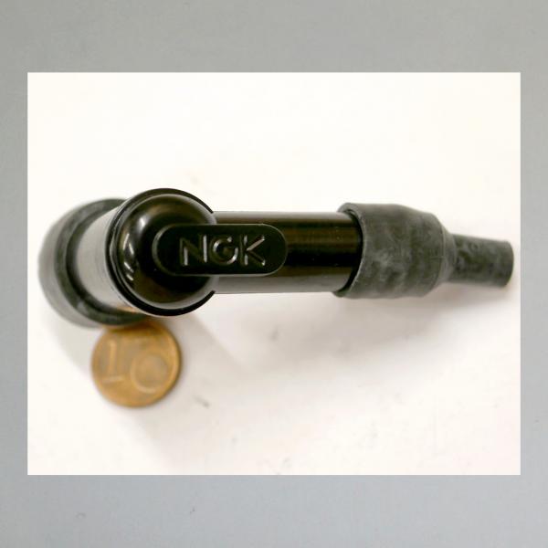Preview: Zündkerzenstecker/ Kerzenstecker aus Bakelite, original NGK, mit 2 Gummis---Für Mofa, Moped, Mokick (5mm)---