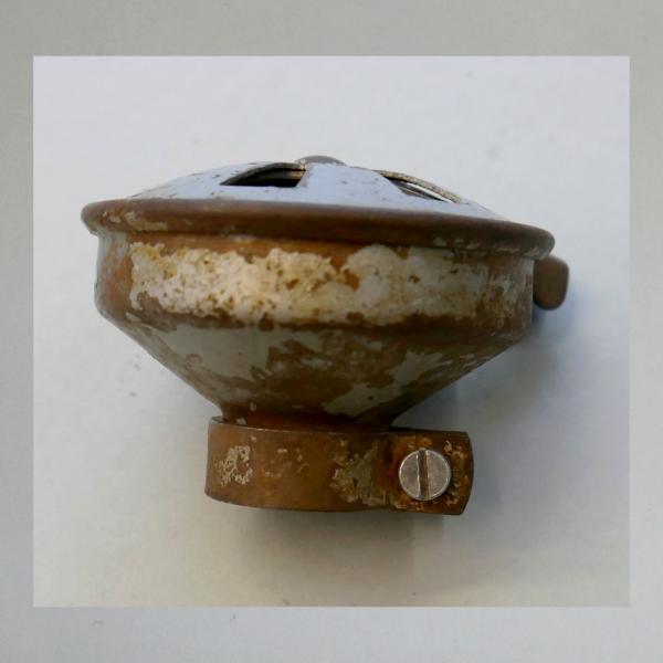 KNECHT Blech-Luftfilter, mit Klappe, Steckanschluss 20mm/ Aussend. 56mm, für Amal, Graetzin, Bing Vergaser 30er/40er Jahre---Originalerhalten---