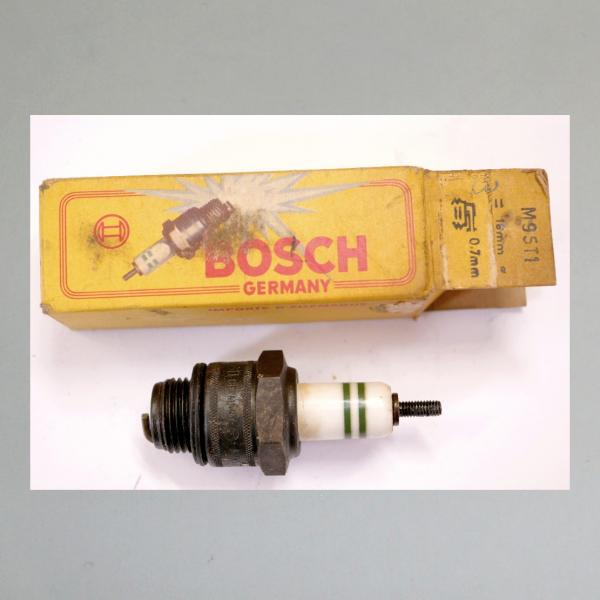 Zündkerze M95T1---M18x1,5---Wärmewert 95---Fabrikat Bosch, 30er/40er/frühe 50er Jahre (Original alt, OVP, NOS)