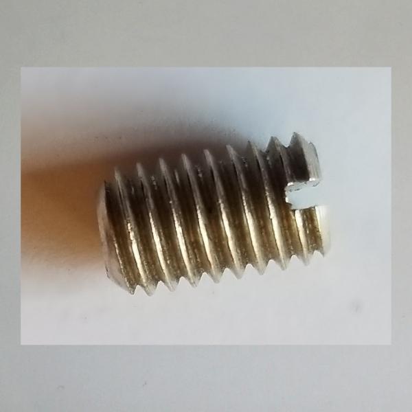 Madenschraube M4x6, mit Schlitz, verzinkt