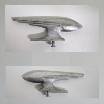 Schutzblechfigur Opel Zeppelin, Nachguss