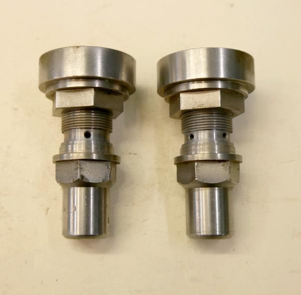 Überwürfe und Zentral-Pumpen-Schrauben für Amal Mischkammer R12 ---unbekannter Nachbau---