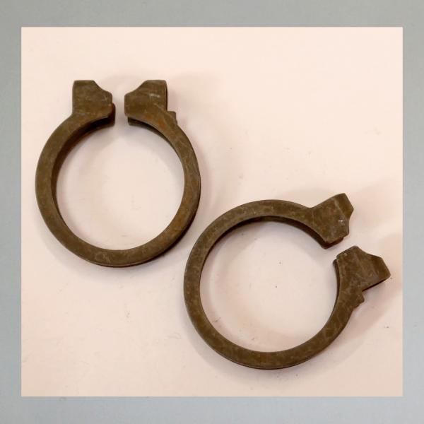 (59-075) Klemmring/ Schelle innen 36mm für Bing Vergaser mit 24, 26, 27, 27.5mm Durchlass---Ausführung "D" ---Orig. Neuteil---Ausführung in schwarz---