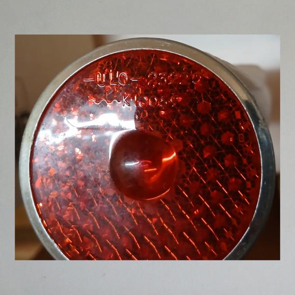 Preview: Strebenrücklicht fürs Fahrrad, original ULO 23220 K10059, mit originalem Tütchen und Zubehör, neu