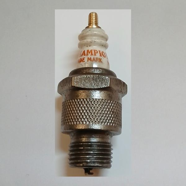 Zündkerze von Champion: 7 , 30er Jahre---Gebraucht und gereinigt