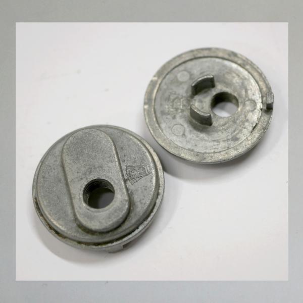 (20-057) Deckelplatte (Zugdeckel) für 18er, 20er, 22er, 23er Bing Vergaser für Kreidler, Puch usw. (M7x0,75)---Orig. Gebraucht---