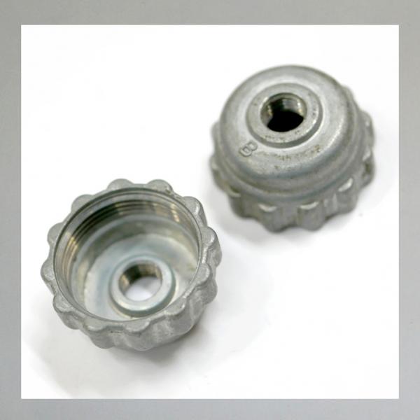 (21-051) Deckelplatte (Zugdeckel) für Mofa, Moped mit Bing Vergaser Gewinde Zugschraube M6x0,75---Orig. NEU---