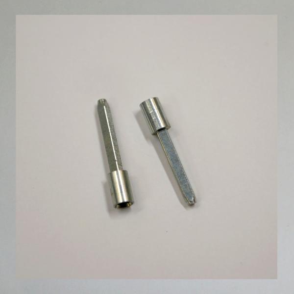 Tachowellen-Teil: Mitnehmer für Tacho oder Tachoantrieb: Vierkant 1,7x1,7mm -