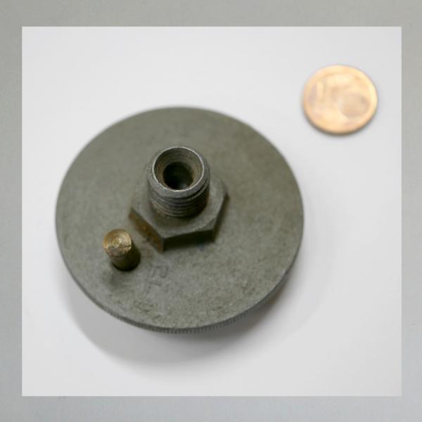 SKD---Amal Grosser Schwimmerkammer-Deckel, metrisches Gewinde, Zulauf von oben, späte Variante von Fischer---Original NEU---