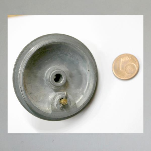 SKD---Amal Grosser Schwimmerkammer-Deckel, metrisches Gewinde, Zulauf von oben, späte Variante von Fischer---Original NEU---