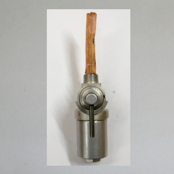 AW Benzinhahn mit Tankgewinde M18x1,5 und Abgang M14x1,5---Orig. NEU---