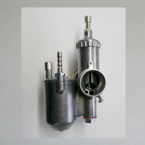 Leergehäuse mit passendem Gasschieber: Bing Vergaser DKW RT 125/2, Typ 1/20/20 (=ältere Version)