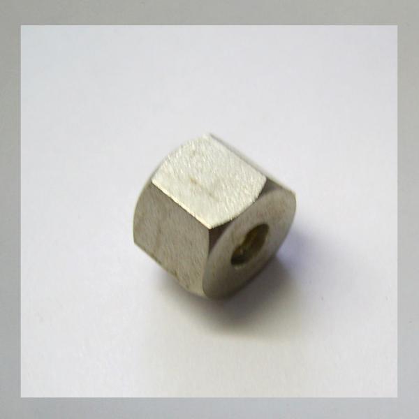 Überwurf-Mutter einfache 6-Kant Ausführung, M10x1---Bohrung 7,5mm