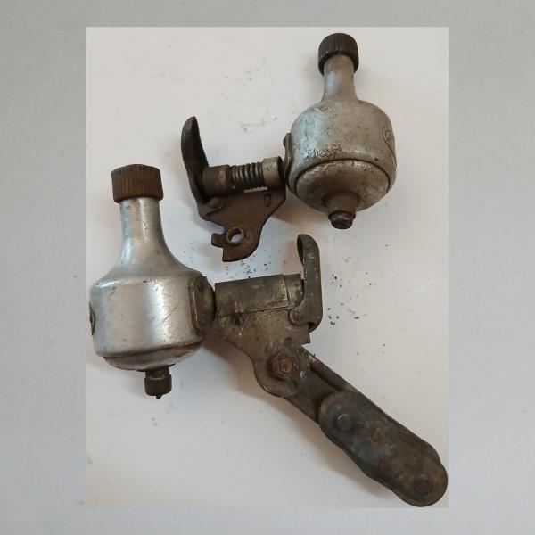 2x Dynamo Bosch 6V 3W, 1x mit Halter