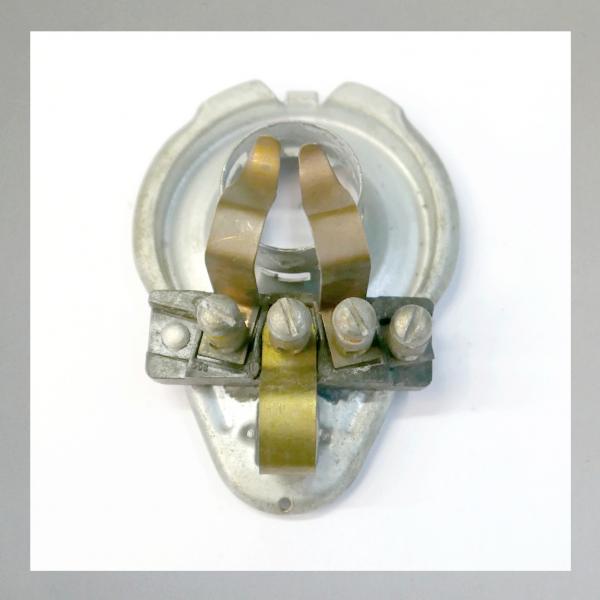 Lampeneinsatz, Birnenhalter, Leuchtmittelaufnahme, Kragendurchmesser 45mm, Hella---Originales Neuteil---