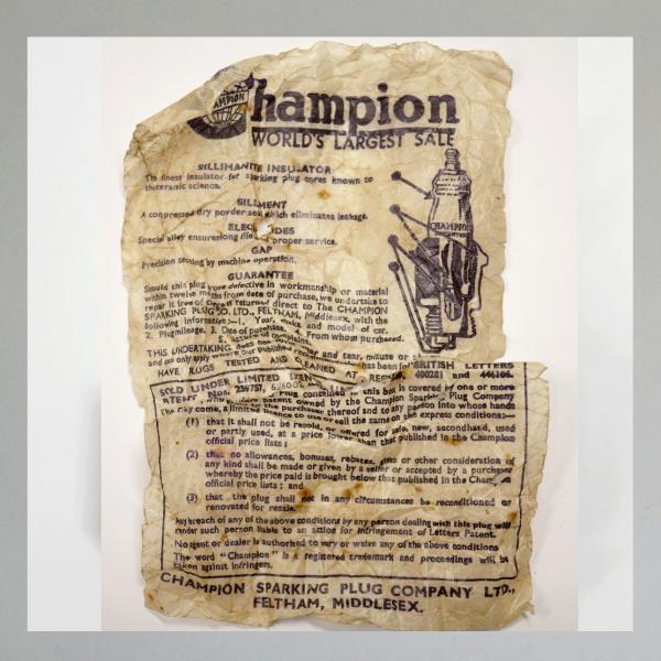 Zündkerze von CHAMPION (GB), 40er Jahre, TOP Zustand, schöne Kerze und Karton, Typ "7"