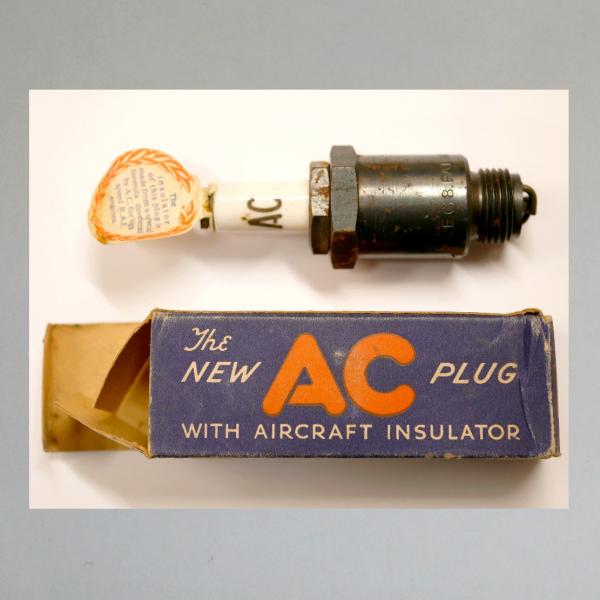 Zündkerze von AC (USA), 20er Jahre, TOP Zustand, sehr alt, grosse und schöne Kerze und Karton, Typ "EC8"