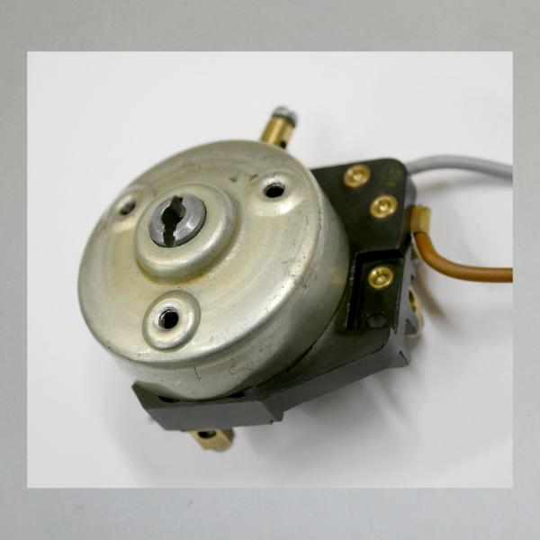 Hella Zündschloss Typ 31/27 (3 Schrauben Befestigung)---Fabrikneues Originalteil/ NOS---