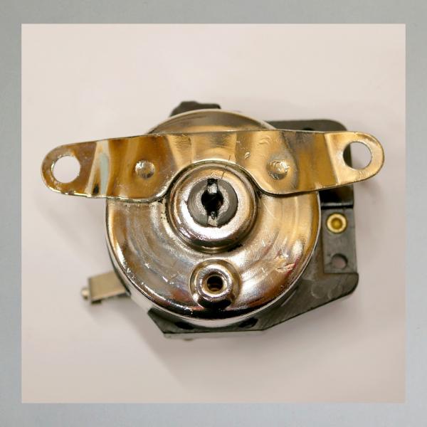 Hella Zündschloss Typ 31/36 (3 Schrauben Befestigung) für Goggo und andere ---Gebrauchtes Originalteil---