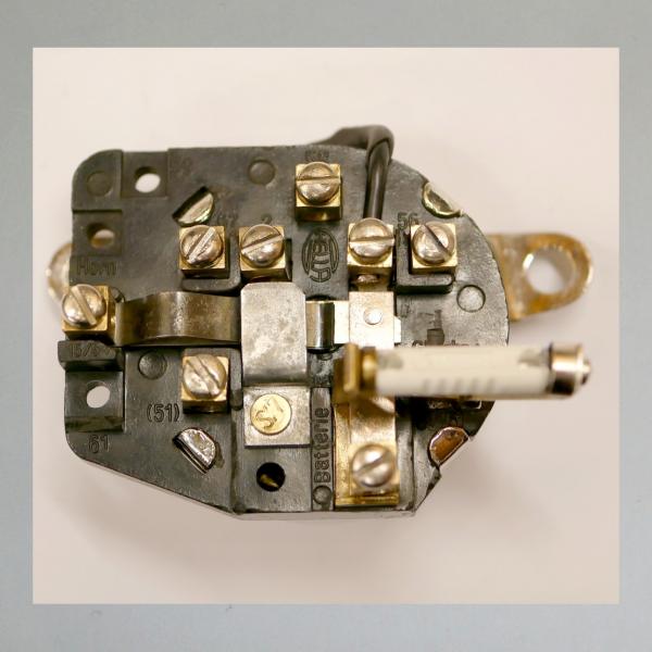 Hella Zündschloss Typ 31/36 (3 Schrauben Befestigung) für Goggo und andere ---Gebrauchtes Originalteil---