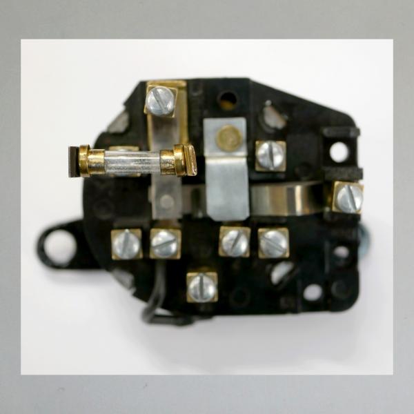 Hella Zündschloss Typ 31/36 (3 Schrauben Befestigung) für Goggo und andere ---Fabrikneues Originalteil/ NOS---