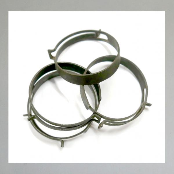 Federschelle für Ansauggummi an BMW R5, R6, R51, R61, R51/2, R51/3, R66, R71, R67, R67/2, R67/3, R50, R50/2, R60, R60/2---1 Satz originaler Schellen---