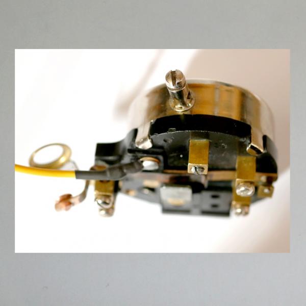 Hella 3 Punkt Zündschloss, 1 Lampenaufnahme für die Generator-Anzeige---Gebraucht & Instandgesetzt---