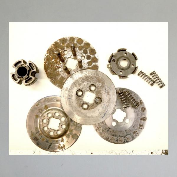 Sonderangebot/ Altmetall: DKW SB 200-350 Kupplungsteile in versch. Verfalls- und Erhaltungsstadien