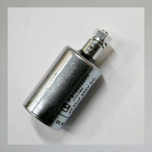 Zündkondensator (Kondensator): Durchmesser---18---mm (mit Schraubkontakt)