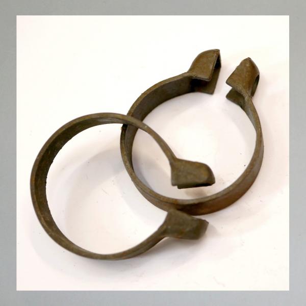 (59-075) Klemmring/ Schelle innen 36mm für Bing Vergaser mit 24, 26, 27, 27.5mm Durchlass---Ausführung "C" ---Orig. Neuteil---Ausführung in schwarz---